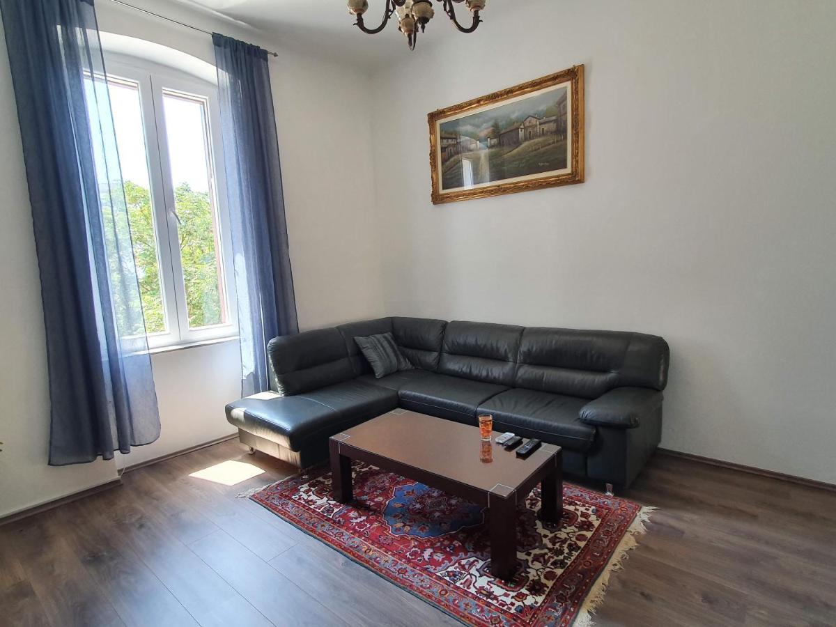 Apartment Tina Pula Luaran gambar